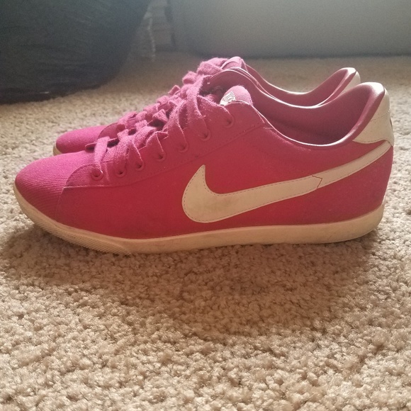 old style nike sneakers